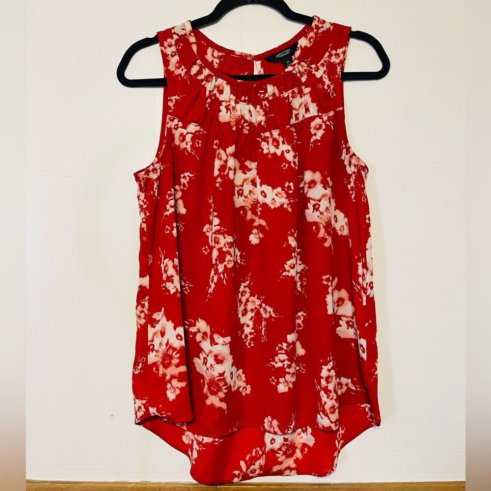 Simply Vera Vera Wang Red Floral Blouse